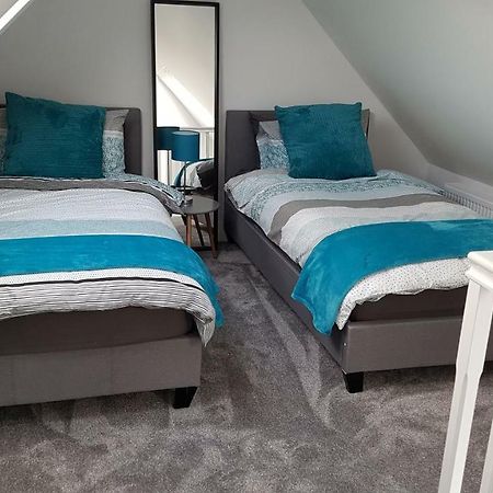2 Serviced Apartments In Childwall-South Liverpool - Each Apartment Sleeps 6 外观 照片