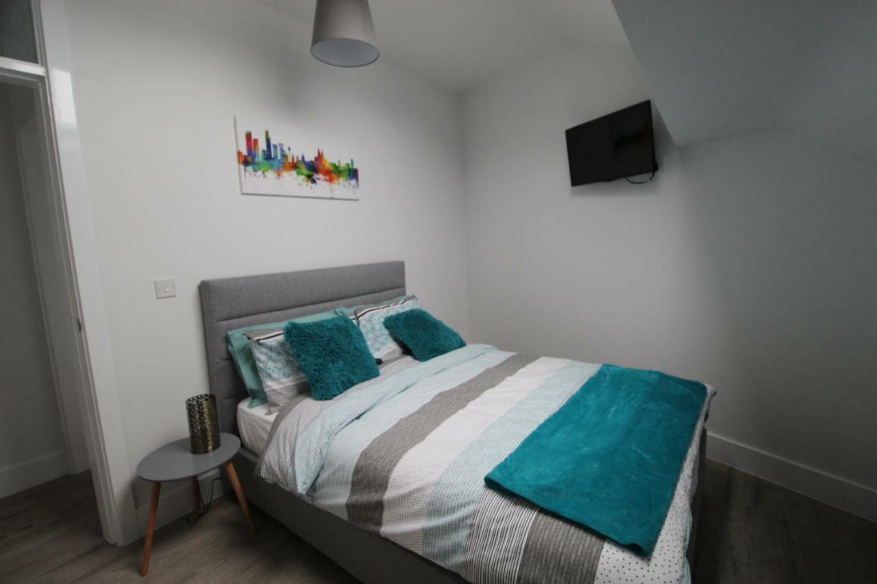 2 Serviced Apartments In Childwall-South Liverpool - Each Apartment Sleeps 6 外观 照片
