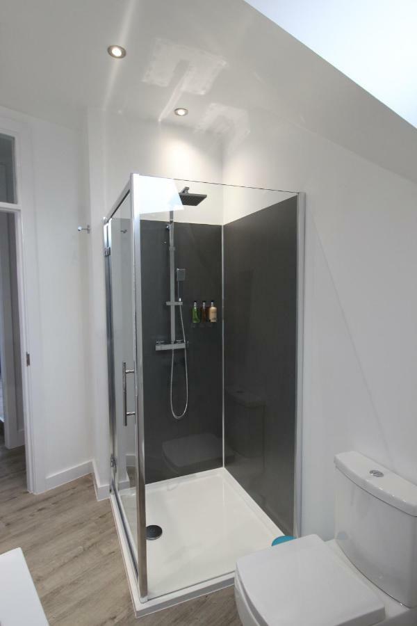 2 Serviced Apartments In Childwall-South Liverpool - Each Apartment Sleeps 6 外观 照片